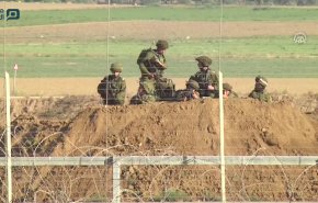 الاحتلال يعتقل فلسطينيين على حدود غزة 