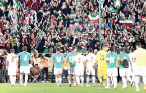 مباراة إيران وكوريا الجنوبية.. حضور عوائل وجماهير، مع تقنية VAR