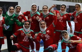 موقع الاتحاد الدولي يشيد باللاعبات الإيرانيات لكرة اليد