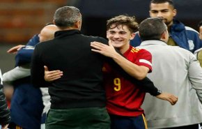 أصغر لاعب دولي في تاريخ إسبانيا يحطم رقما قياسيا صمد85 عاما