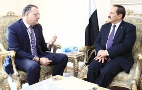 وزير الخارجية اليمني يناقش تداعيات استمرار العدوان على الوضع الصحي للبلاد