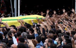 شاهد..اللبنانيون يشيعون عدة شهداء سقطوا جراء القنص الخميس