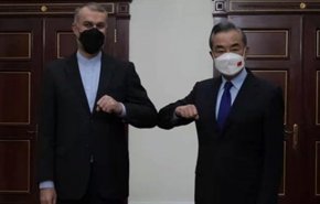امير عبداللهيان ونظيره الصيني يبحثان هاتفيا العلاقات الثنائية والتطورات الاقليمية والدولية