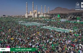 عبدالباري عطوان يعلق على الاحتفال بالمولد النبوي في اليمن