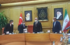 إيران وتركيا توقعان اتفاقية لتعزيز التعاون المشترك