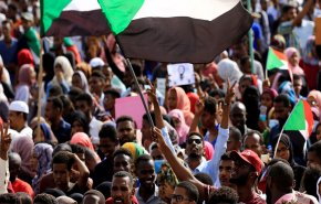 البرهان وحمدوك توافقا على حل الحكومة بمجلسيها واختلفا حول الإجراءات