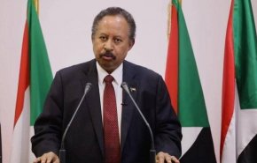 رئيس وزراء السودان يعلق على قضية حل الحكومة
