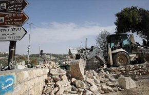 شاهد..الاحتلال ينبش ويجرف قبور المسلمين في مقبرة اليوسفية 