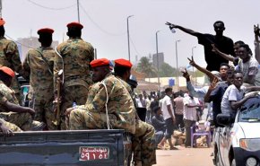 شاهد.. محاولة الانقلاب في السودان؛ محاولة انتحارية
