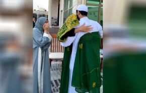 مشهد مؤثر للقاء سجين الرأي السعودي علي النمر بوالدته بعد سنوات