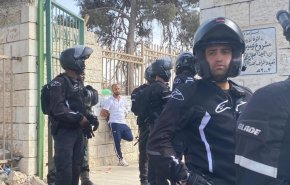 شاهد..الاحتلال يقمع المقدسيين عند مقبرة اليوسفية