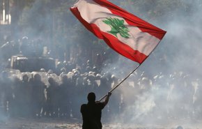شاهد.. السعودية تضغط على لبنان في قمة مشاكله الإقتصادية 