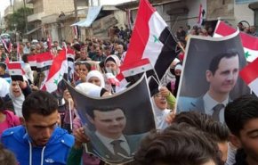 بالصور.. احتشاد أهالي تل رفعت رفضاً لوجود القوات التركية 