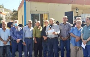 اعتصام لفصائل فلسطينية بصيدا امام مركز تدريب تابع للاونروا