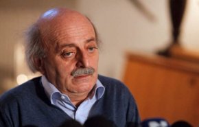 وليد جنبلاط بين خيبته في الداخل وولائه للخارج يذر الرماد في عيون اللبنانيين