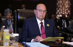 حكومة هادي: الإنسحابات من الحديدة تجري من دون أيّ تنسيق!