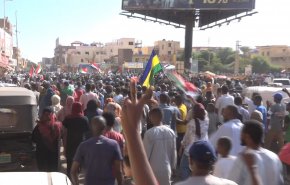 شاهد.. كاميرا العالم تواكب 'مليونية الغضب' ضد حكم العسكر في السودان 