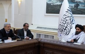 الملا برادر يستقبل كاظمي قمي ويشيد باستضافة إيران للاجئين الأفغان