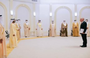 الامارات تعزف نشيد الكيان الاسرائيلي داخل ساحة القصر الرئاسي في أبوظبي