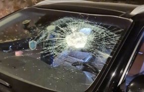 مستوطنون يحطمون مركبات فلسطينية في محيط نابلس