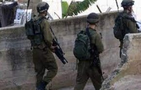 لليوم الثاني.. قوات الاحتلال تقتحم منزل محافظ القدس