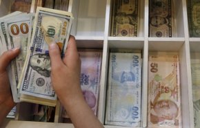 أسوأ سقوط لليرة التركية في تاريخها.. والبنك المركزي يحذر!