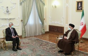 رئيسي: نولي أهمية خاصة للتعاون الإقليمي في إطار منطقة إيكو