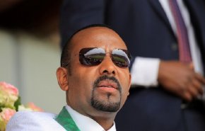 إثيوبيا.. أبي أحمد يسلم بعض مهامه إلى نائبه ويتوجه إلى الجبهة