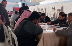 المئات من أبناء دير الزور ينضمون لعملية التسوية
