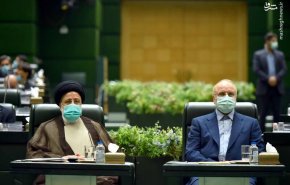 اجتماع مشترك للبرلمان والحكومة الايرانية لمناقشة القضايا الراهنة