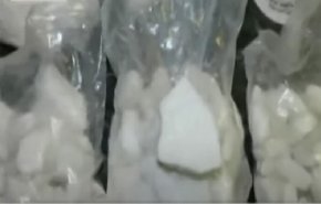طرد بمطار القاهرة يسقط عصابة جلب مخدر 