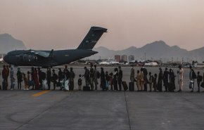 فرنسا تجلي أكثر من 300 شخص من أفغانستان