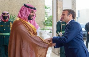 إيمانويل ماكرون يعلن عن مبادرة لمعالجة الأزمة بين الرياض وبيروت