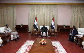 السودان..تفاصيل اجتماع مشترك بين البرهان وحميدتي وحمدوك
