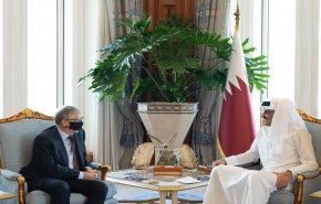 بيل غيتس يجتمع مع امير قطر
