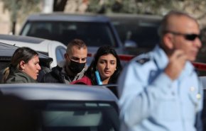 بالفيديو.. لحظة اعتقال طالبة فلسطينية نفدت عملية بطولية بحي الشيخ جراح