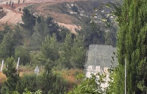 دورية صهيونية تجتاز البوابة الحديدية مقابل العديسة في جنوب لبنان