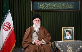 قائد الثورة يستقبل جمعا من الممرضين وعوائل شهداء السلامة في البلاد