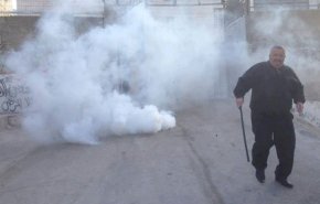 مخيم العروب شمال الخليل.. إصابة العشرات خلال مواجهات مع الاحتلال 