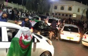 شاهد..احتفالات الجزائريين بـ'كأس العرب' في فرنسا  تتحول لشغب وأعمال عنف!
