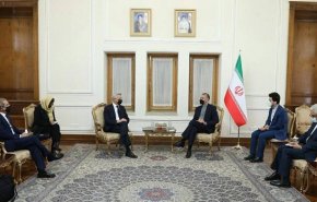 وزير الخارجية الايراني: على البلدان الاوروبية تحمّل مسؤولياتها تجاه اللاجئين الافغان