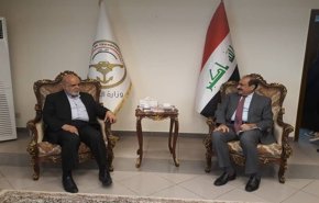 السفير الايراني ووزير النقل العراقي يستعرضان مشروع سكة حديد شلمجة-البصرة