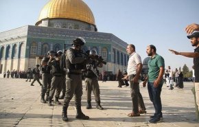 المستوطنون يقتحمون باحات الاقصى في القدس المحتلة