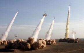 اطلاق بالتزامن 16صاروخا باليستيا في مناورات الرسول الأعظم (ص)  + فيديو