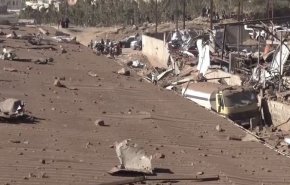 غارات هستيرية سعودية على صنعاء ترمي قنابل سامة امريكية الصنع
