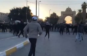 شاهد بالفيديو.. تظاهرات حاشدة امام وزارة التخطيط في العاصمة بغداد