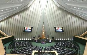 النواب الايرانيون يثمّنون جهود الجيش في التصدي لتحركات طالبان في المنطقة الحدودية