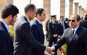  مؤيدو السيسي يهاجمون علاء مبارك بسبب تغريداته