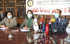 شاهد: الرئيس التونسي يغربل القضاء ويدبّ الرعب في نفس القضاة