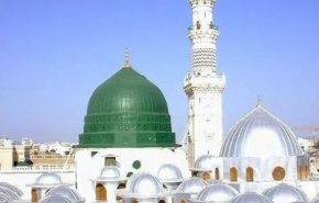 السعودية تقتصر زيارة قبر الرسول على الرجال فقط!